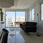 Phaedrus Living: Seaside Modern Flat Lighthouse 63