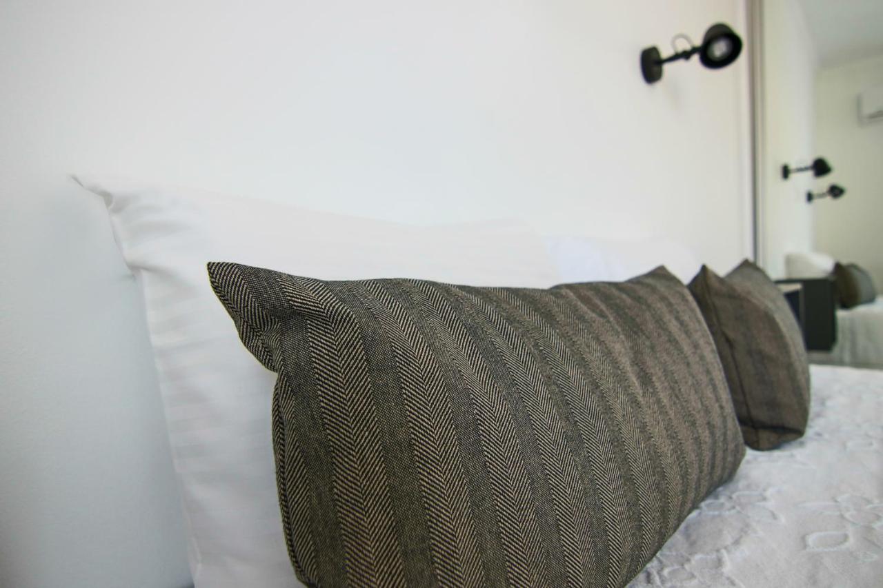 Phaedrus Living: Seaside Modern Flat Lighthouse 63