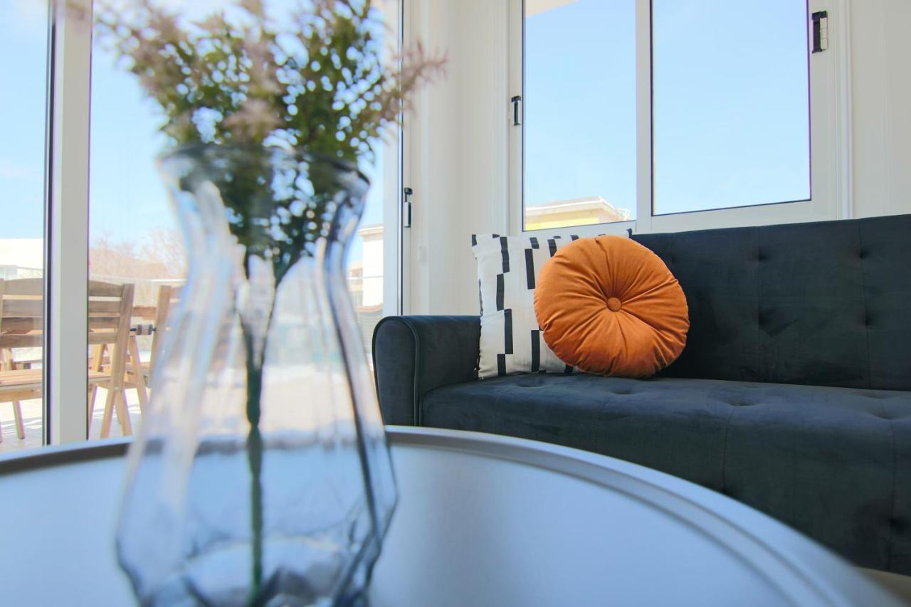 Phaedrus Living: Seaside Modern Flat Lighthouse 63 Paphos