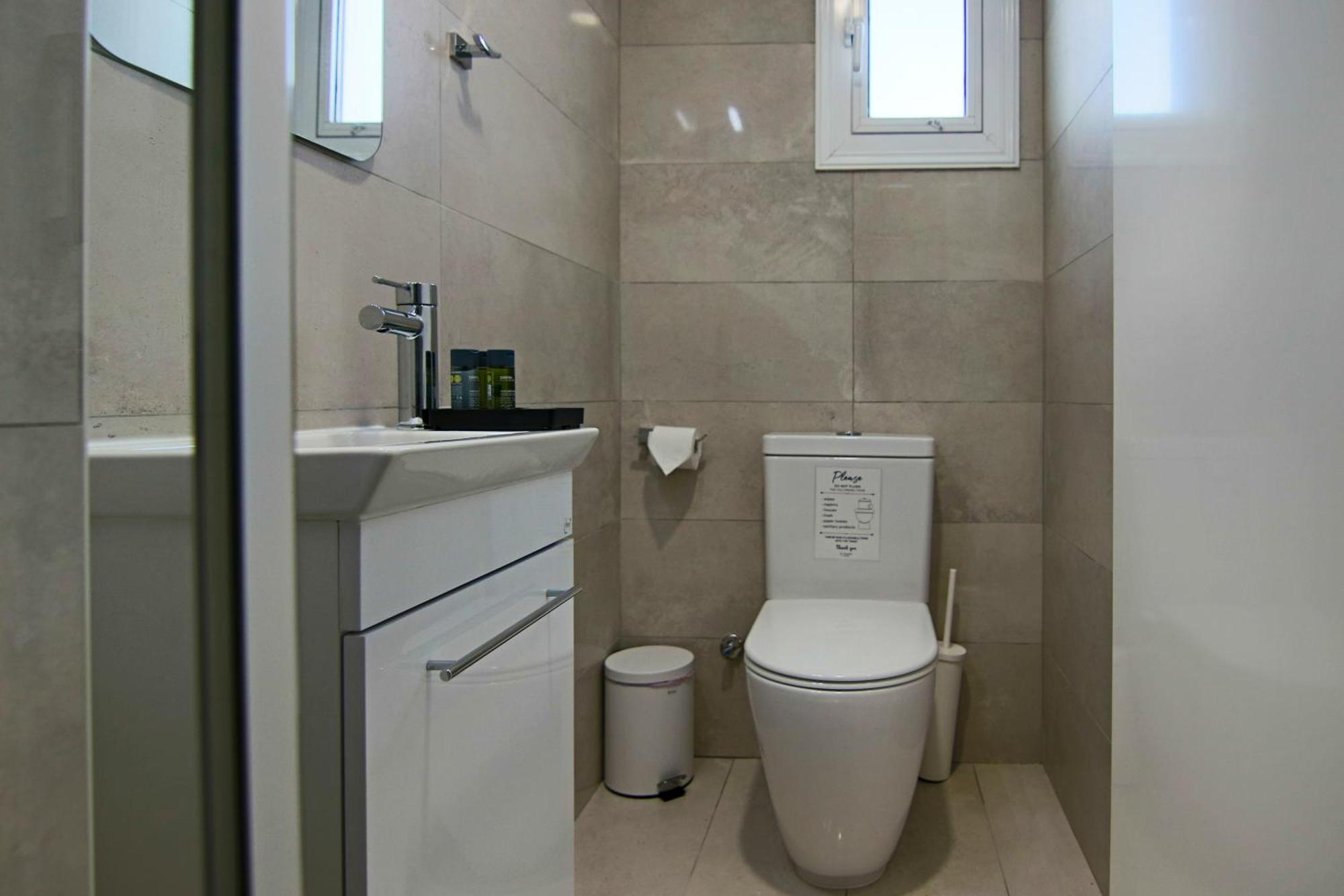 Phaedrus Living: Seaside Modern Flat Lighthouse 63 * Paphos